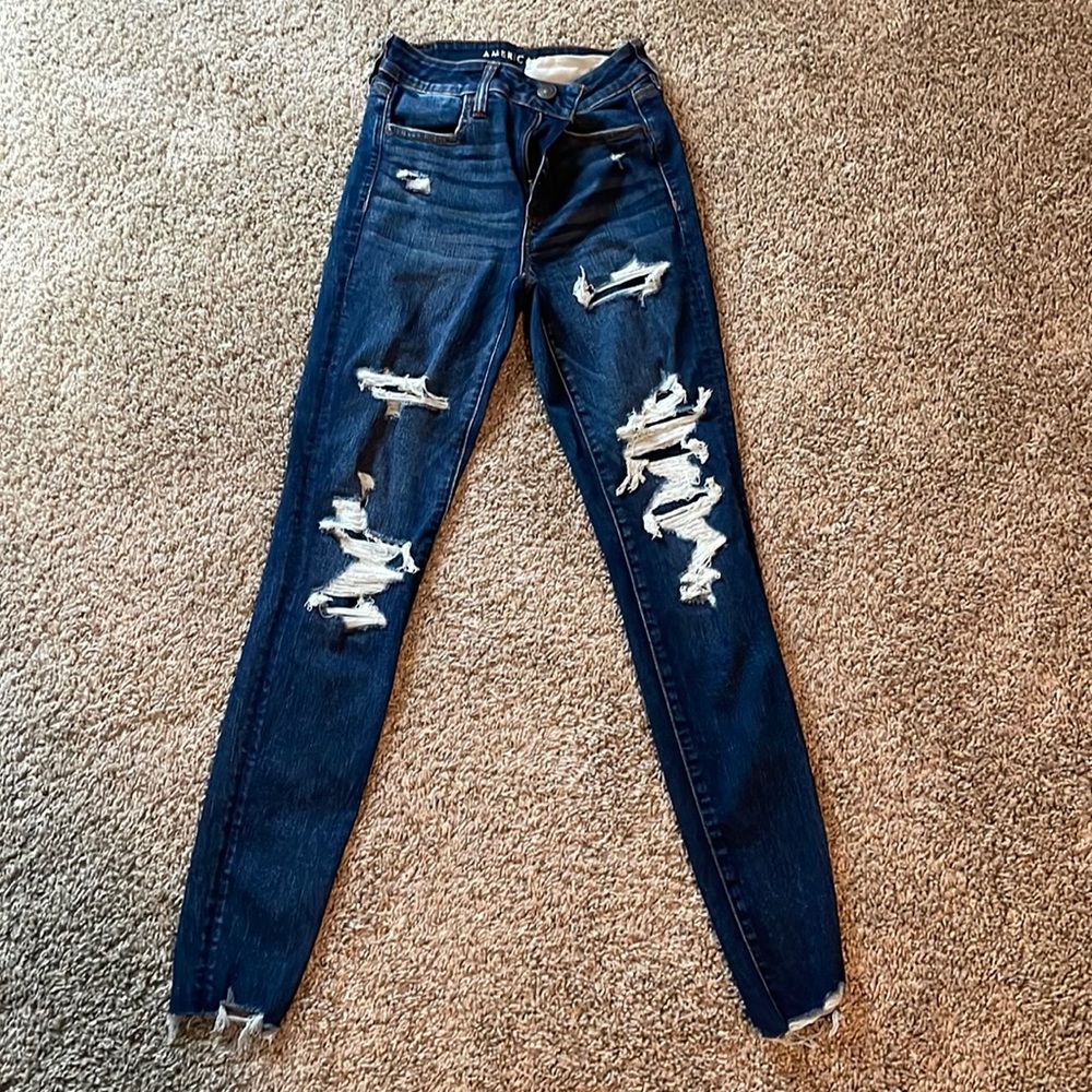American Eagle destroyed jeans size 6 long